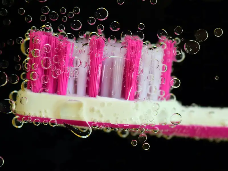 Cómo la implantología dental puede mejorar tu sonrisa