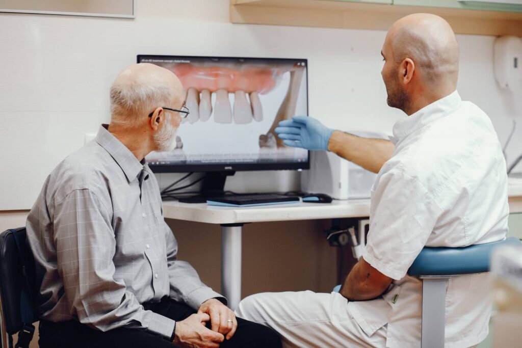 tratamiento de implantes dentales valencia en tres forques dental